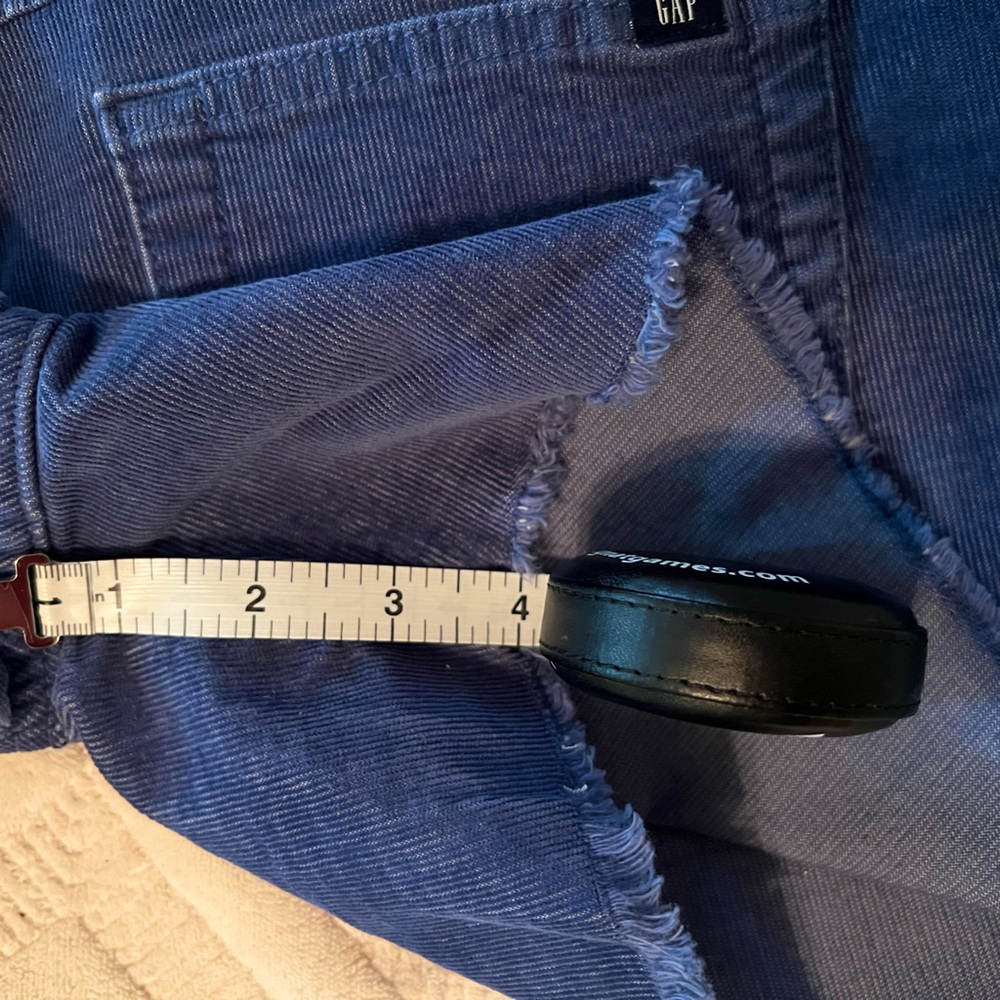 Women’s Gap size 4 (27”) navy blue cut off frayed hem corduroy shorts - Picture 4 of 7